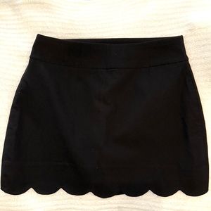 Versona Black Scallop Skort